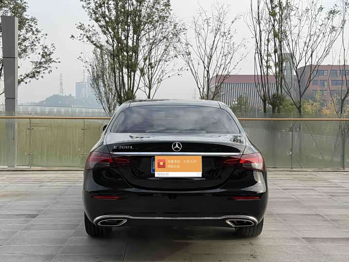 Фото 21 - Mercedes-Benz E-Class