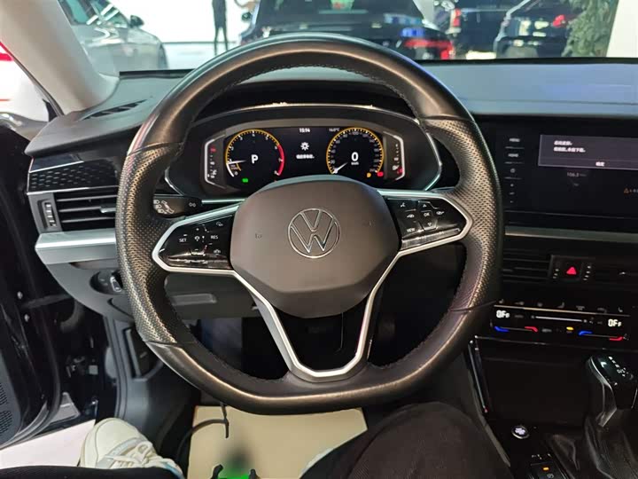 Фото 11 - Volkswagen Passat