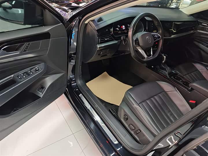 Фото 16 - Volkswagen Passat