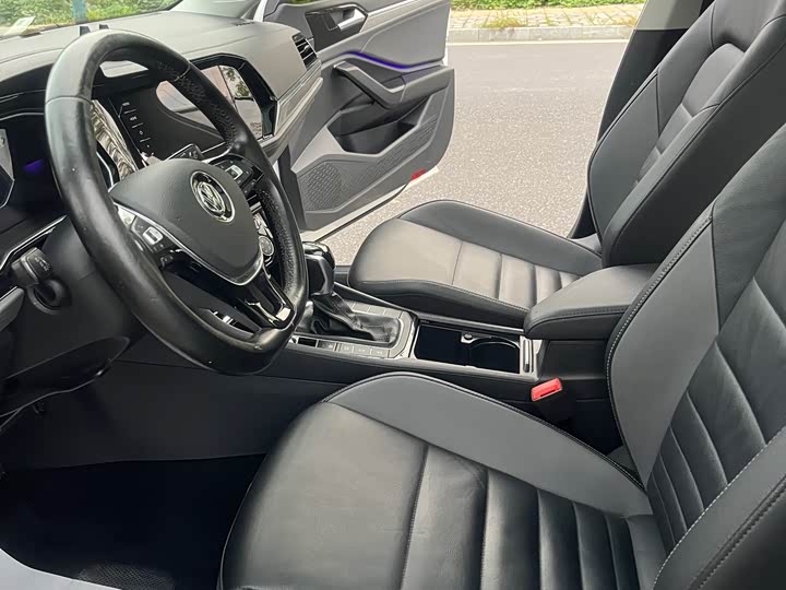 Фото 11 - Volkswagen Sagitar L