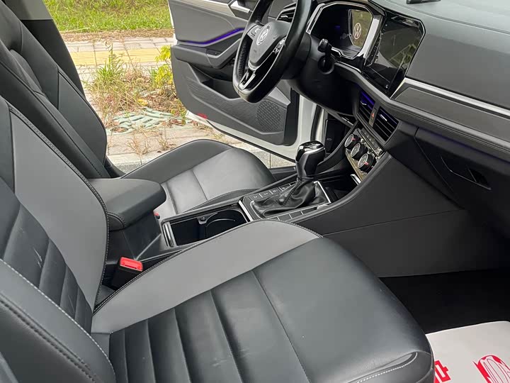 Фото 12 - Volkswagen Sagitar L