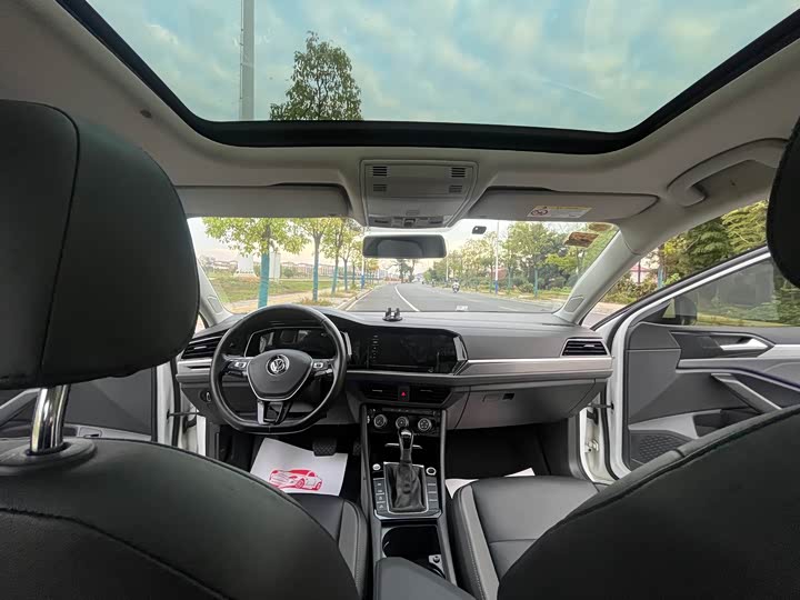 Фото 14 - Volkswagen Sagitar L