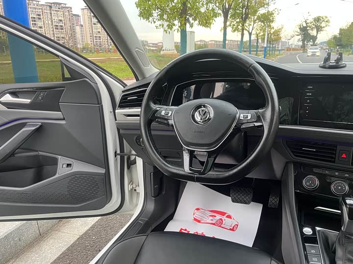 Фото 15 - Volkswagen Sagitar L