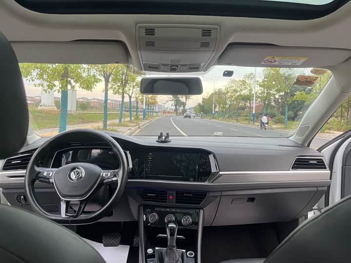 Фото 19 - Volkswagen Sagitar L