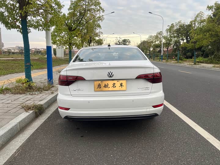 Фото 4 - Volkswagen Sagitar L