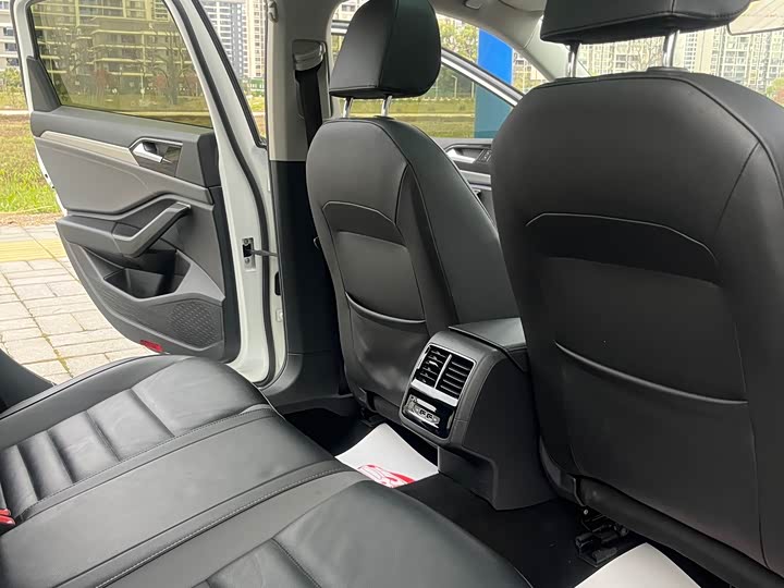 Фото 7 - Volkswagen Sagitar L