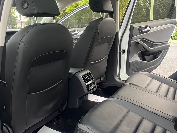 Фото 8 - Volkswagen Sagitar L