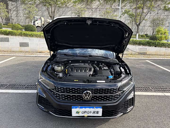 Фото 14 - Volkswagen Passat