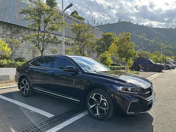 Фото 3 - Volkswagen Passat