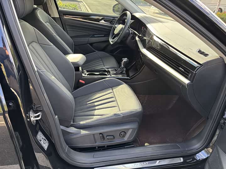 Фото 8 - Volkswagen Passat