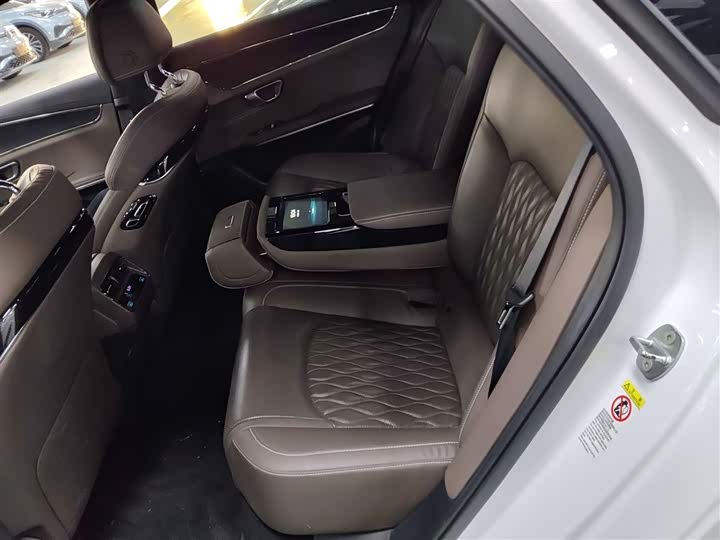 Фото 17 - BYD Han