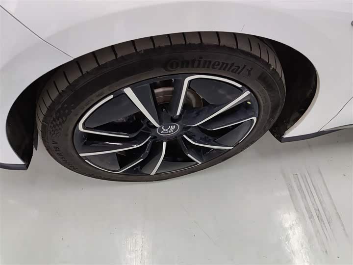 Фото 23 - BYD Han