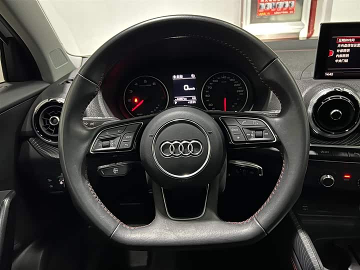 Фото 14 - Audi Q2L
