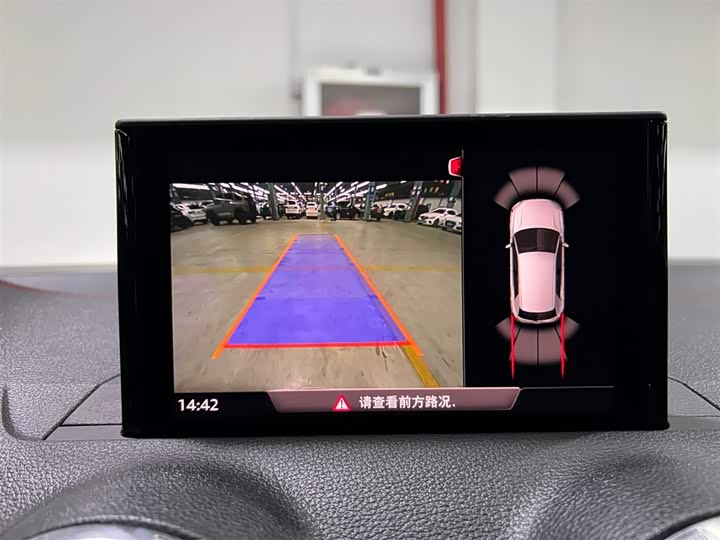 Фото 16 - Audi Q2L