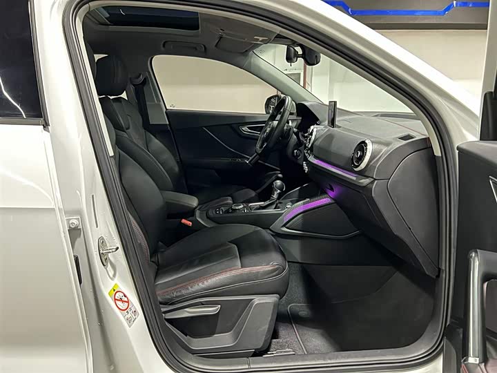 Фото 18 - Audi Q2L