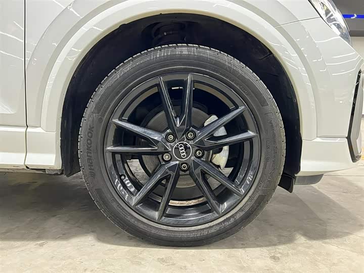 Фото 19 - Audi Q2L