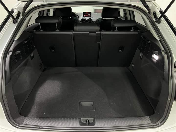 Фото 7 - Audi Q2L