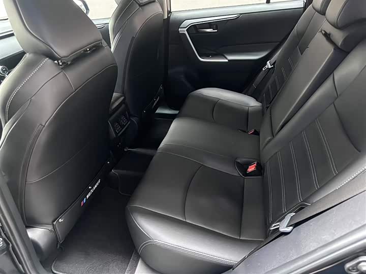 Фото 10 - Toyota Wildlander