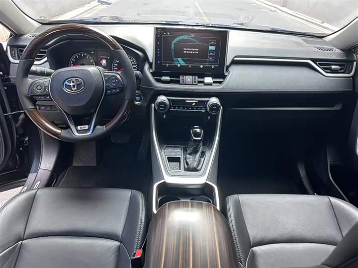 Фото 8 - Toyota Wildlander