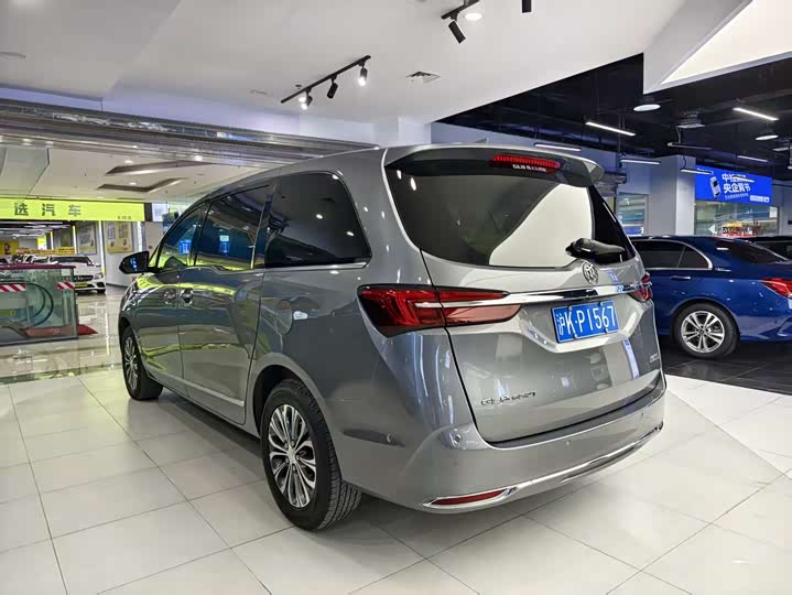 Фото 16 - Buick GL8 ES