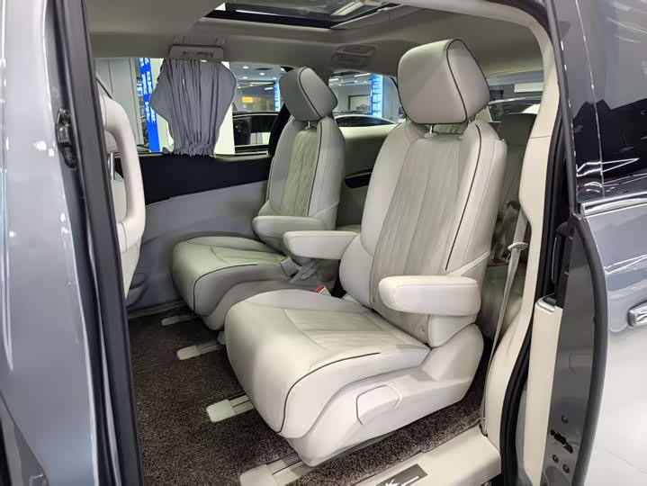 Фото 6 - Buick GL8 ES