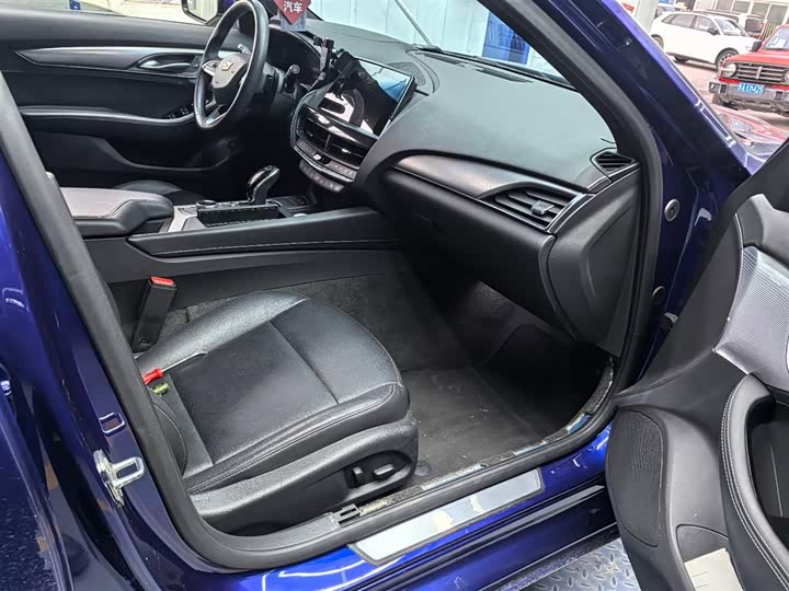 Фото 12 - Cadillac CT5