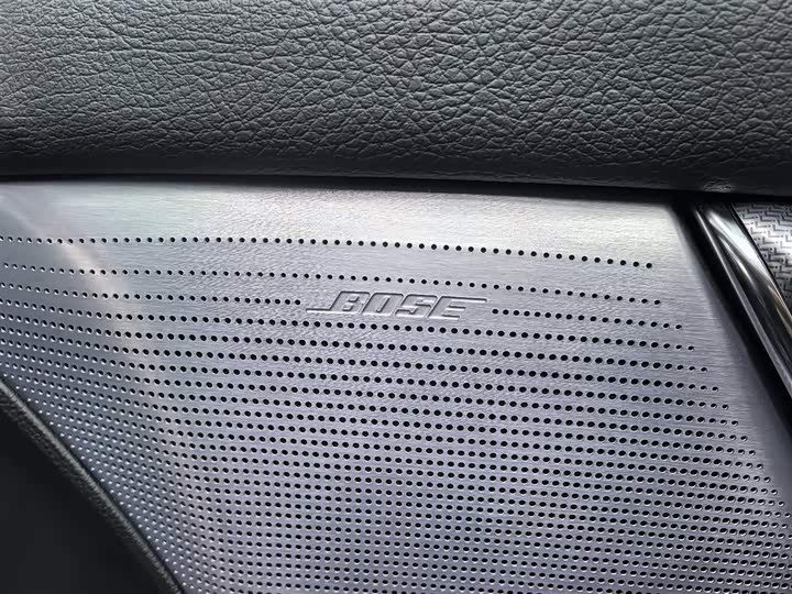 Фото 14 - Cadillac CT5