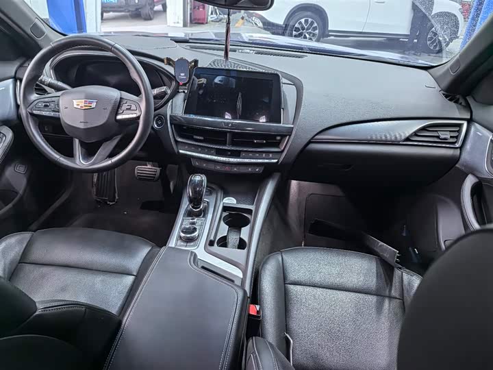 Фото 16 - Cadillac CT5