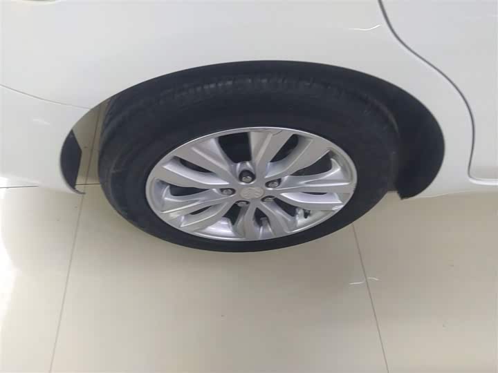 Фото 26 - Buick Excelle GT