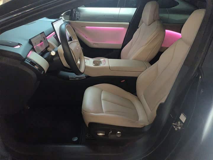 Фото 15 - XPeng F57