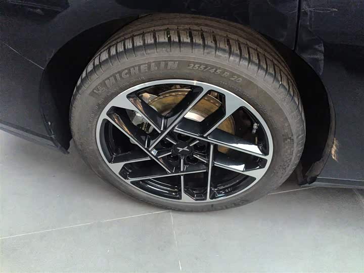 Фото 26 - XPeng F57