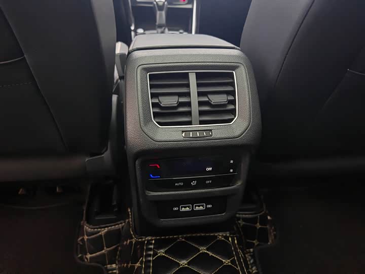 Фото 20 - Volkswagen Tayron