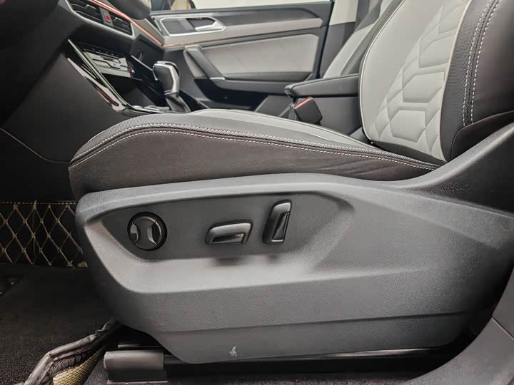 Фото 25 - Volkswagen Tayron