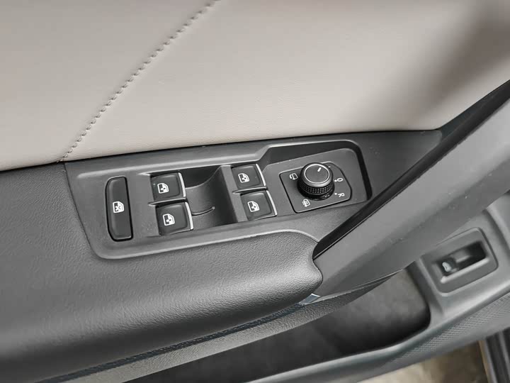 Фото 26 - Volkswagen Tayron