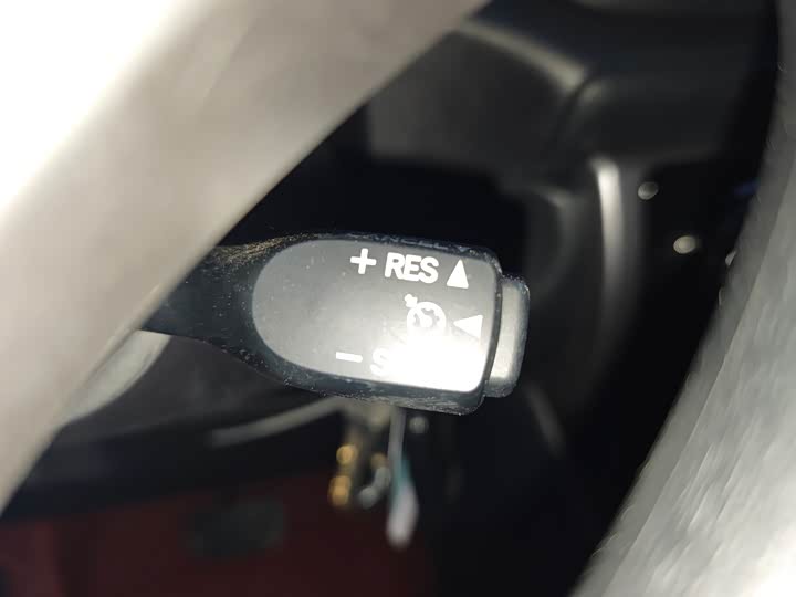 Фото 16 - Toyota Yaris L Hatchback