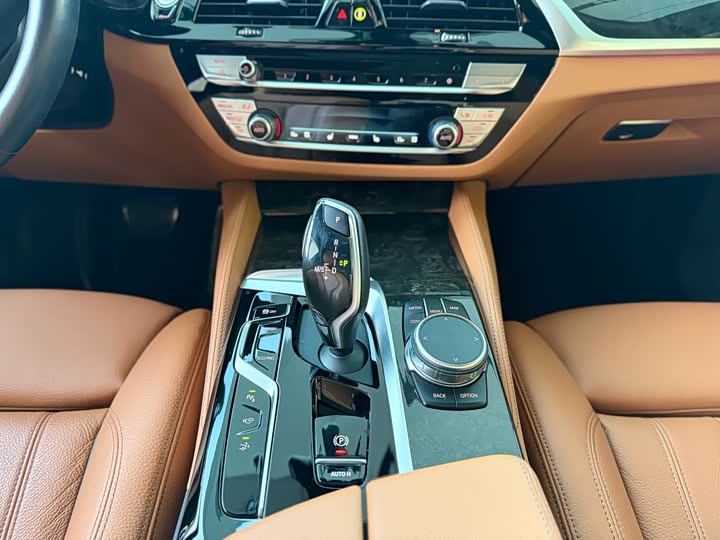 Фото 12 - BMW 6 Series GT