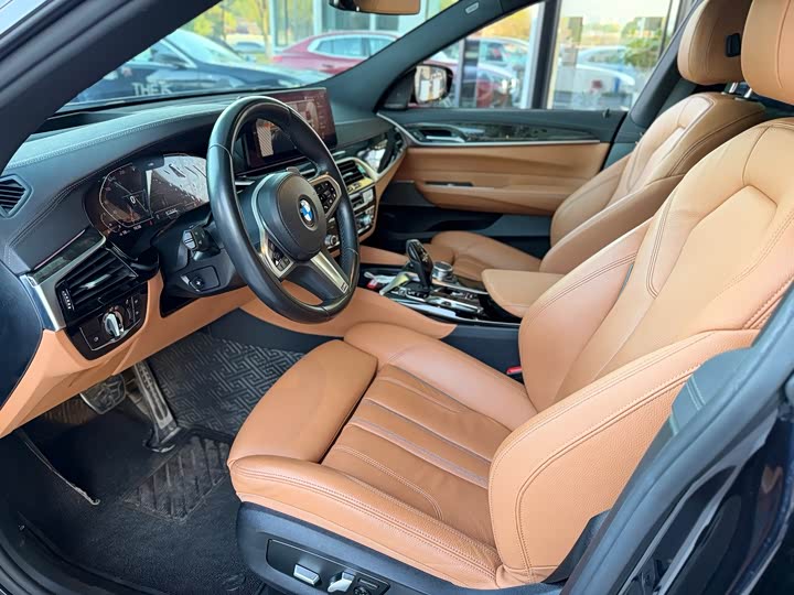 Фото 8 - BMW 6 Series GT