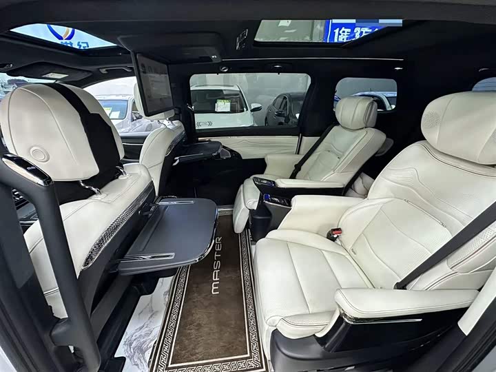 Фото 7 - GAC Trumpchi M8