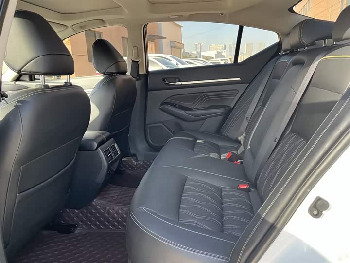 Фото 13 - Nissan Teana