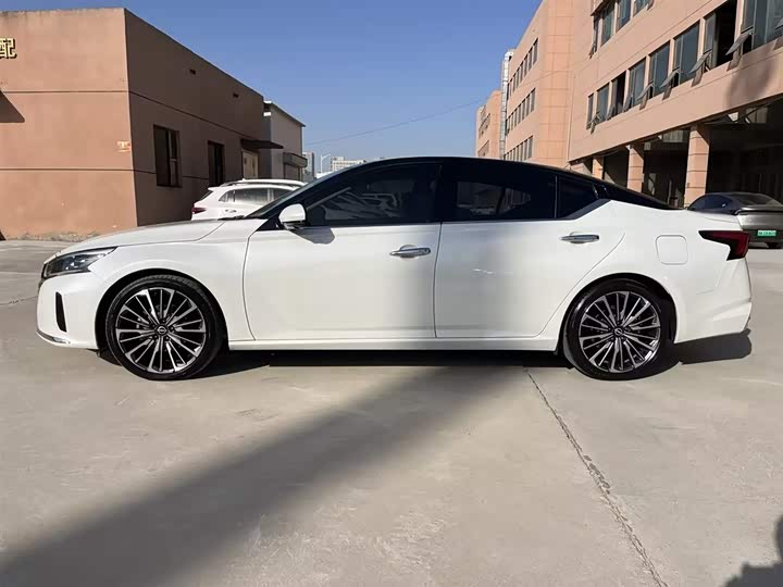 Фото 4 - Nissan Teana