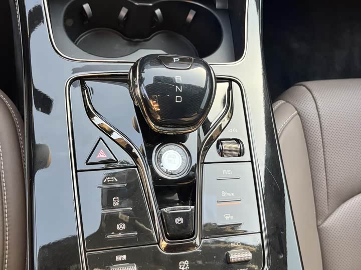 Фото 12 - BYD Han