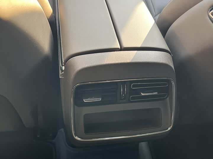 Фото 13 - BYD Han