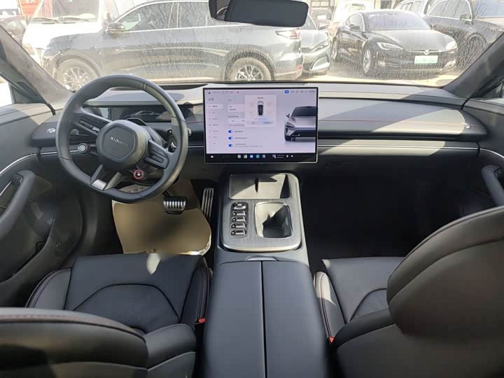 Фото 10 - Xiaomi SU7