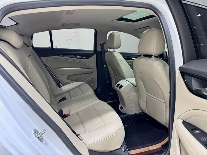 Фото 11 - Buick Regal