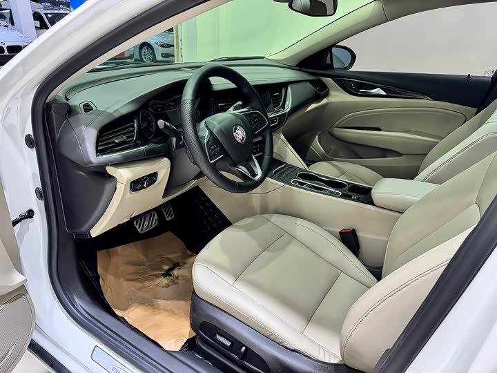 Фото 9 - Buick Regal