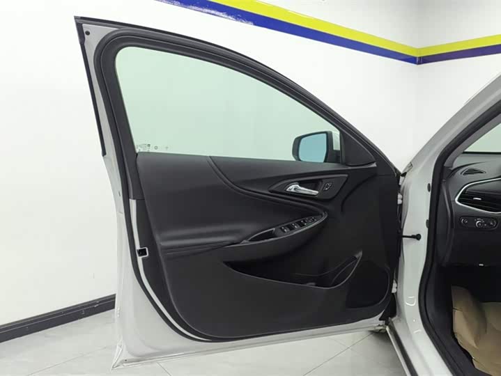 Фото 7 - Chevrolet Malibu XL