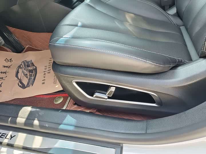 Фото 18 - Geely Emgrand GT