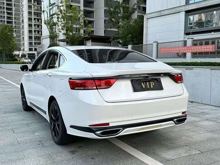 Фото 9 - Geely Emgrand GT