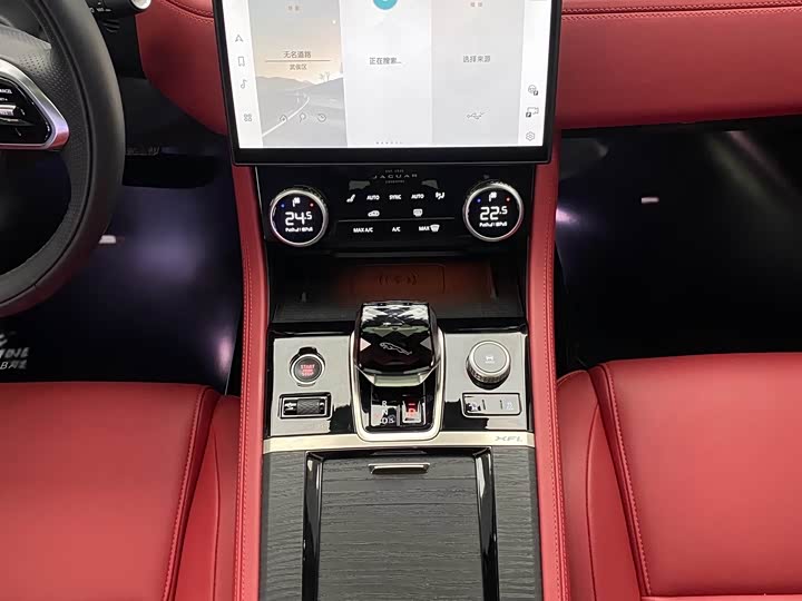 Фото 11 - Jaguar XF L