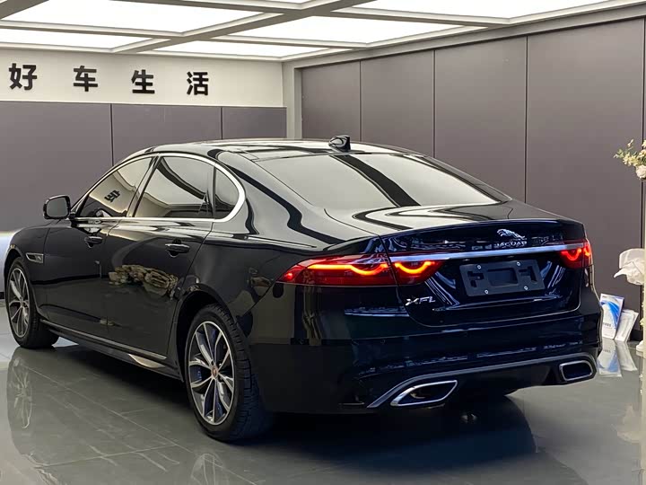 Фото 12 - Jaguar XF L